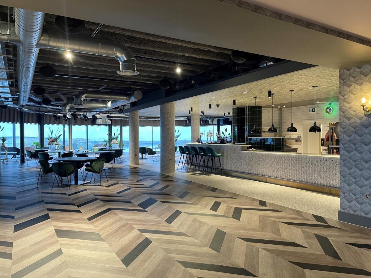 Waterfront Отель 4*